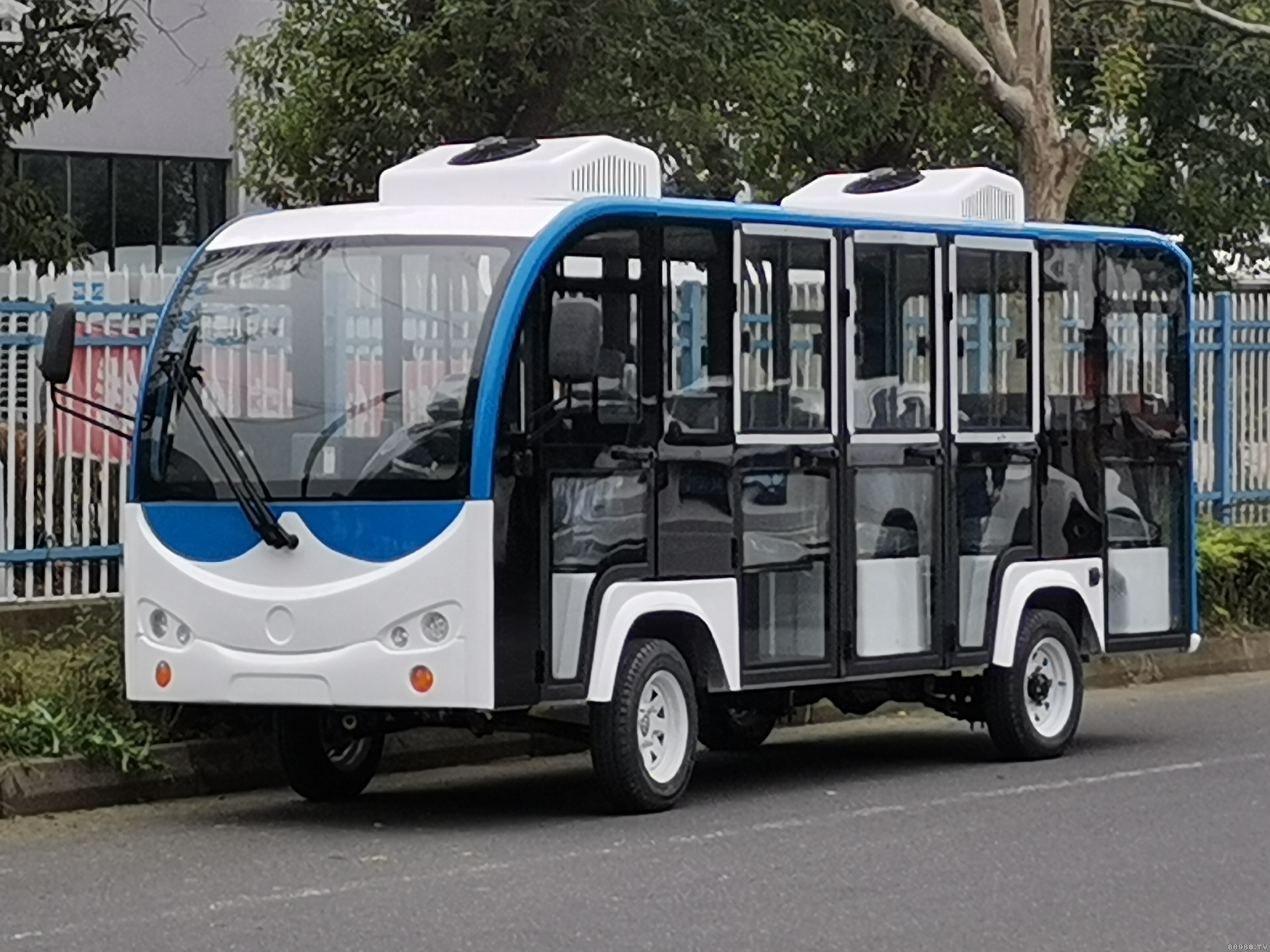 封閉觀光車，蘇州優(yōu)力德帶門電動(dòng)觀光車